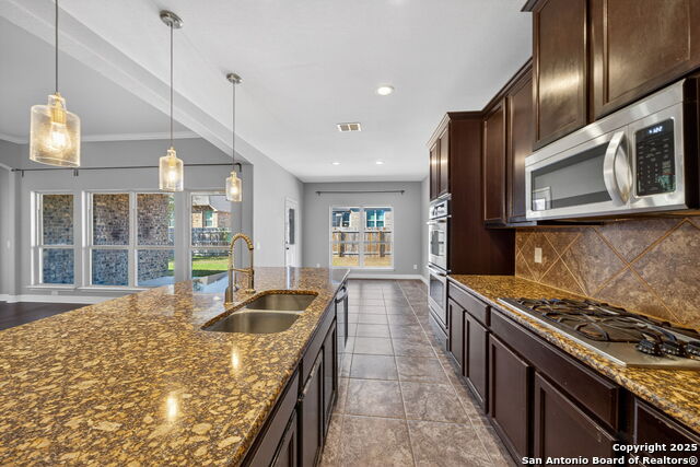 Image 25 of 47 For 8955 Highland Dawn