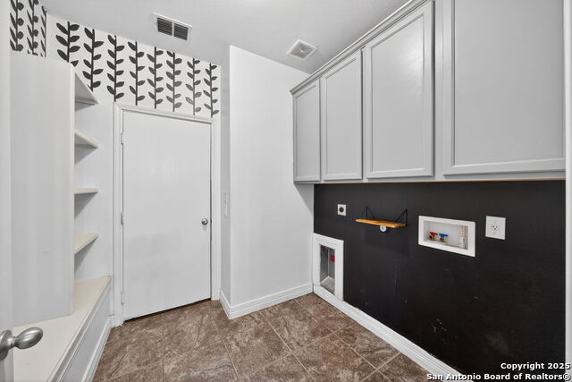 Image 37 of 47 For 8955 Highland Dawn