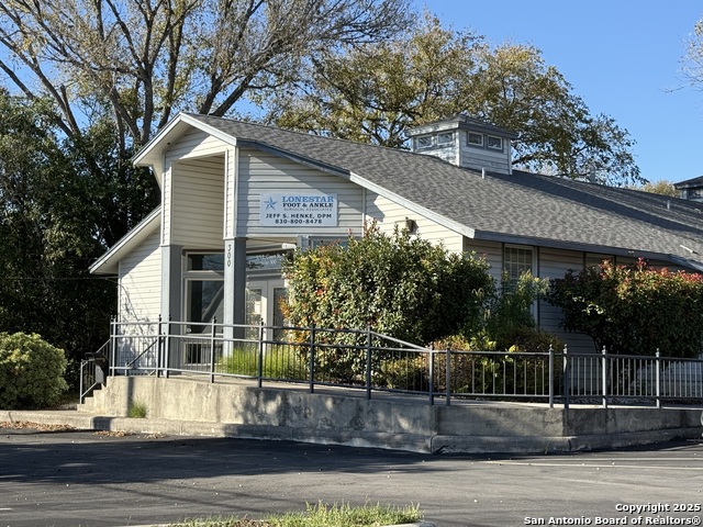 Listing photo id 0 for 515 Court E