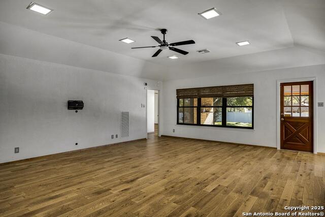 Image 6 of 49 For 9616 Azalea Cir