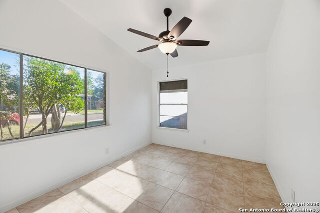 Image 11 of 20 For 9719 La Rue  