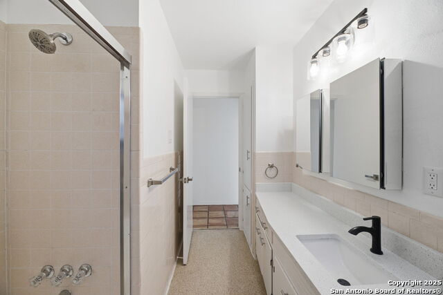 Image 14 of 20 For 9719 La Rue  