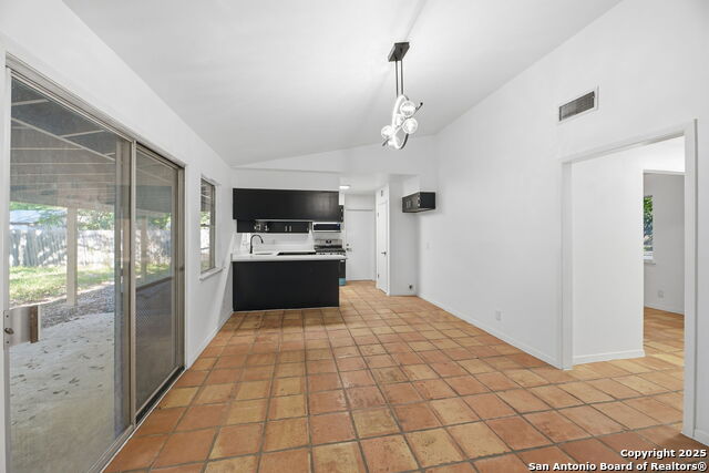 Image 7 of 20 For 9719 La Rue  