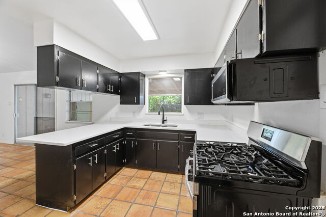 Image 8 of 20 For 9719 La Rue  