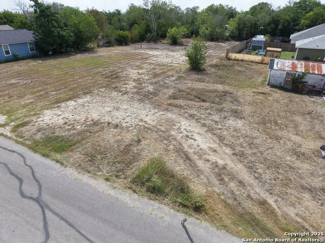 Image 5 of 11 For 307 Nagel Street