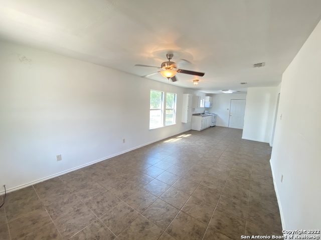 Listing photo id 0 for 428 Burnett Ave  B