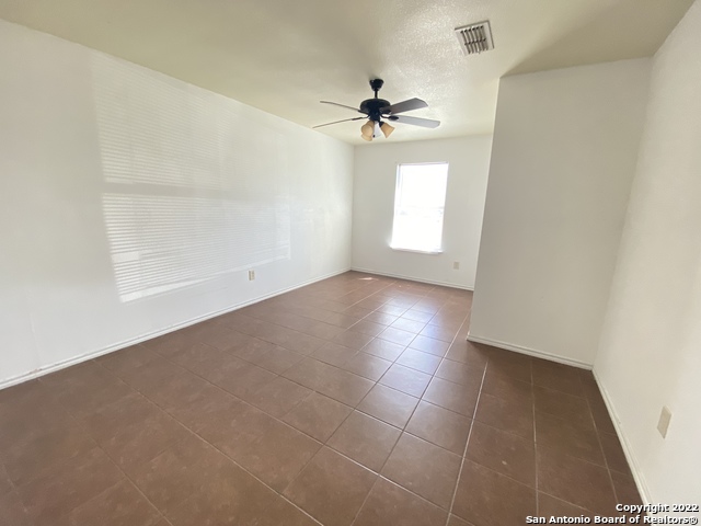 Listing photo id 6 for 428 Burnett Ave  B