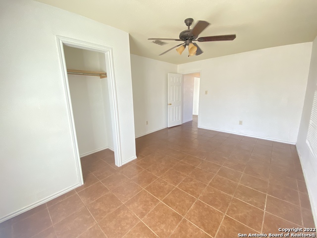 Listing photo id 7 for 428 Burnett Ave  B