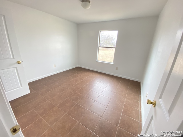 Listing photo id 9 for 428 Burnet Ave  A