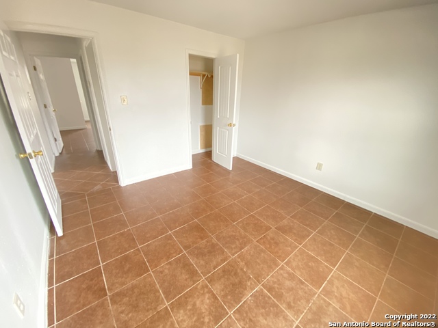 Listing photo id 10 for 428 Burnet Ave  A