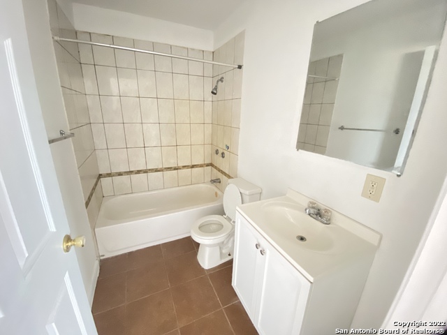 Listing photo id 12 for 428 Burnet Ave  A