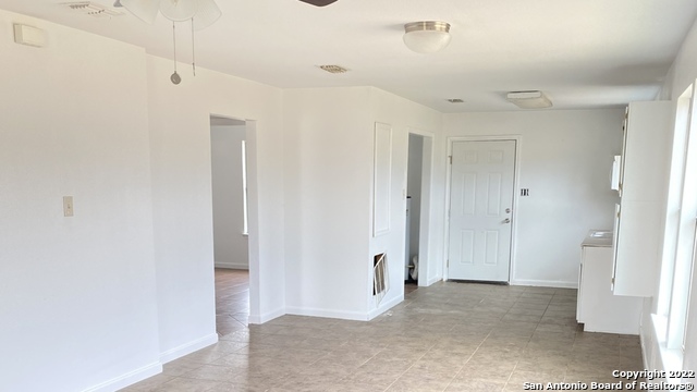 Listing photo id 1 for 428 Burnet Ave  A