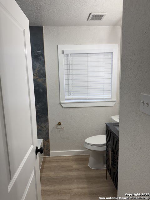 Image 15 of 28 For 706 Burwood  