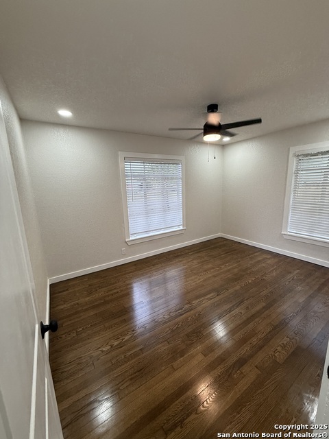 Image 21 of 28 For 706 Burwood  