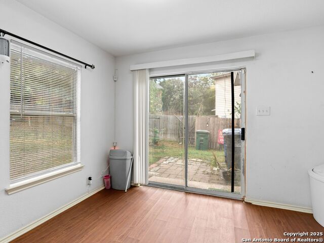 Image 10 of 28 For 2 Fannin Post