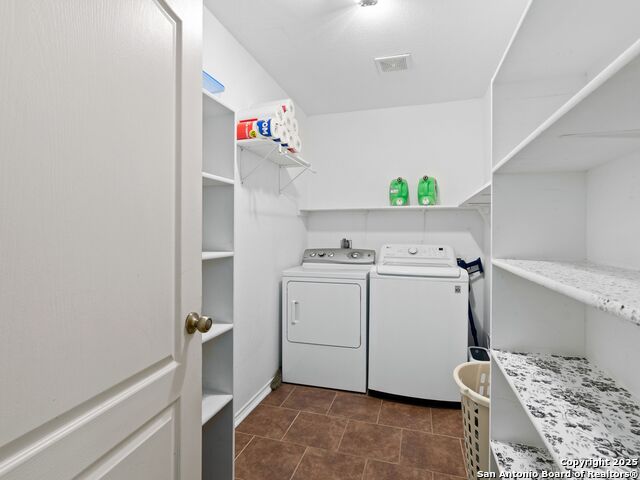 Image 11 of 28 For 2 Fannin Post