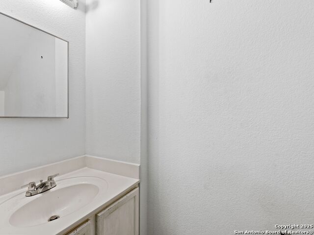 Image 12 of 28 For 2 Fannin Post