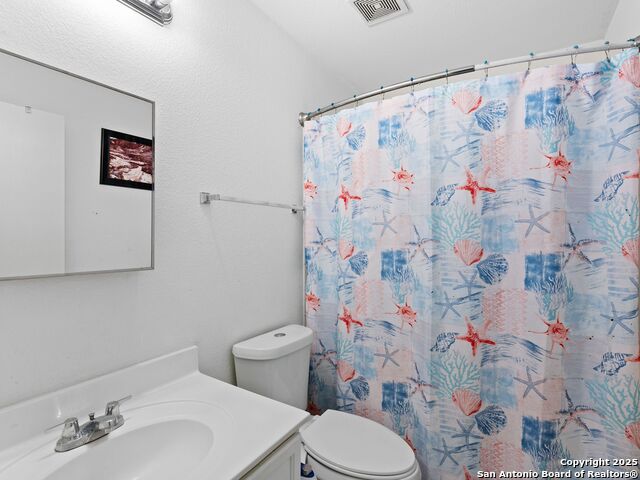 Image 16 of 28 For 2 Fannin Post