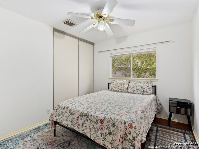 Image 17 of 28 For 2 Fannin Post