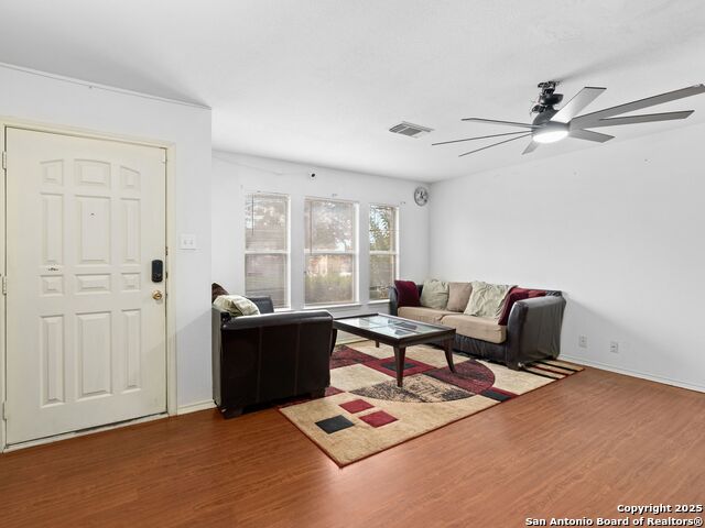 Image 4 of 28 For 2 Fannin Post