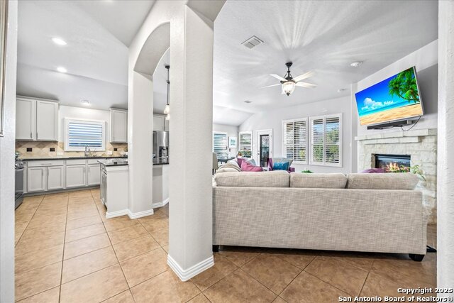 Image 7 of 45 For 2711 Trinity Glade