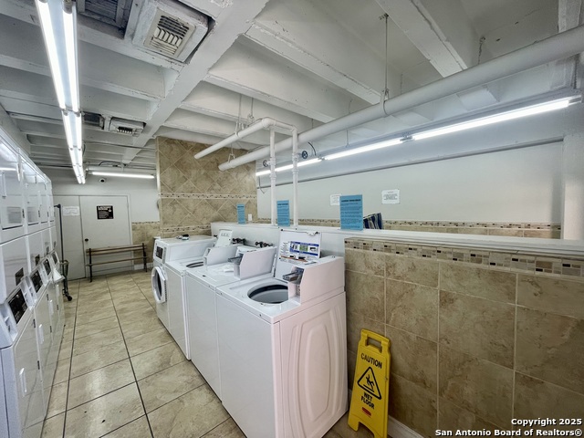 Image 17 of 22 For 8401 New Braunfels N 120a & 121