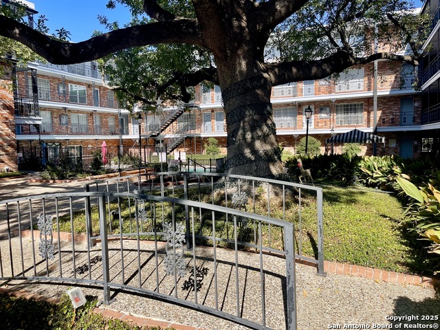 Image 4 of 22 For 8401 New Braunfels N 120a & 121