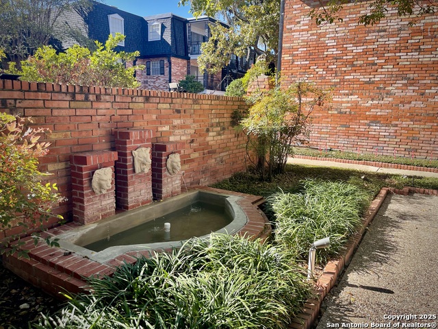 Image 5 of 22 For 8401 New Braunfels N 120a & 121