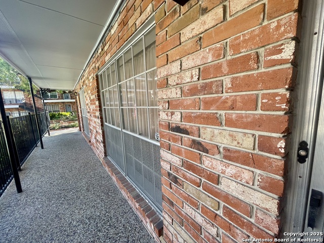 Image 9 of 22 For 8401 New Braunfels N 120a & 121