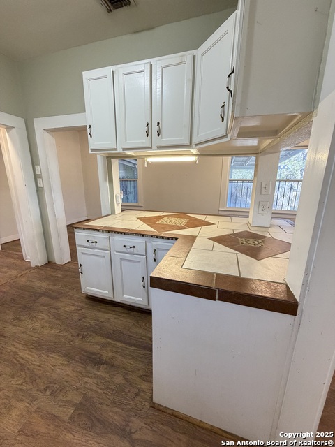 Listing photo id 9 for 702 Patton  