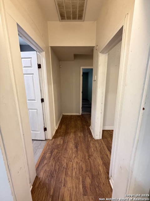 Listing photo id 10 for 702 Patton  