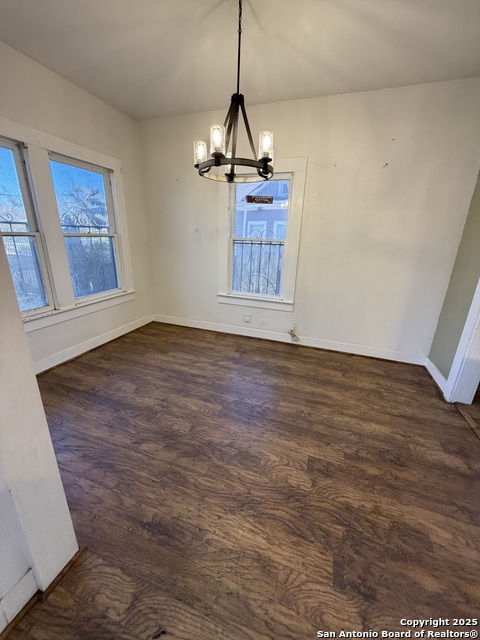 Listing photo id 5 for 702 Patton  