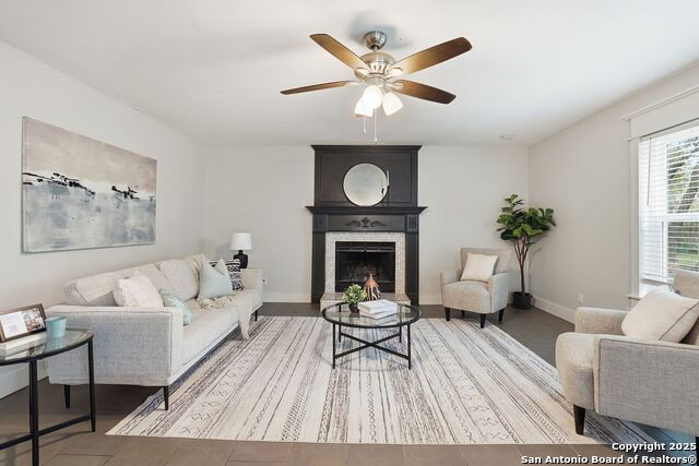 Image 10 of 36 For 16415 Hillview Pass Dr