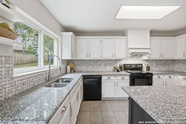 Image 13 of 36 For 16415 Hillview Pass Dr