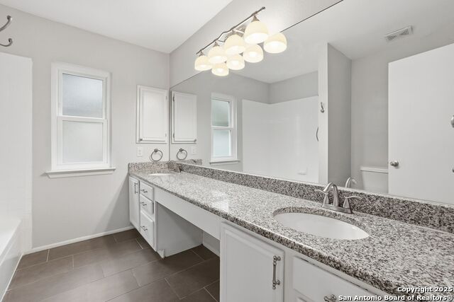 Image 21 of 36 For 16415 Hillview Pass Dr