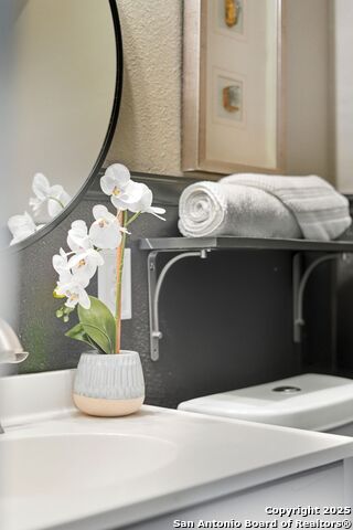 Image 28 of 36 For 16415 Hillview Pass Dr