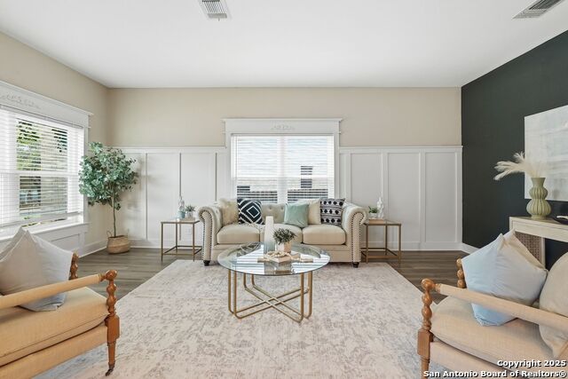 Image 5 of 36 For 16415 Hillview Pass Dr