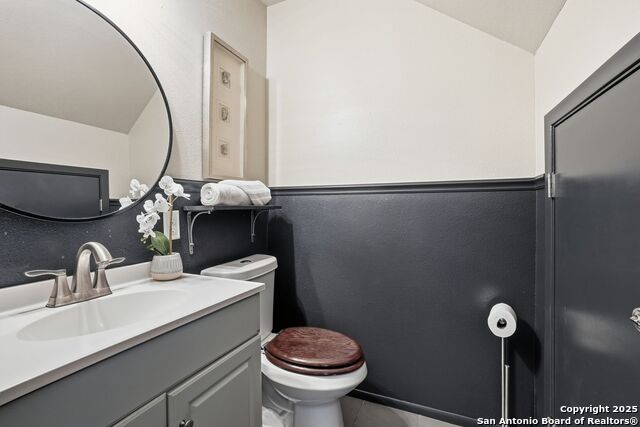 Image 9 of 36 For 16415 Hillview Pass Dr