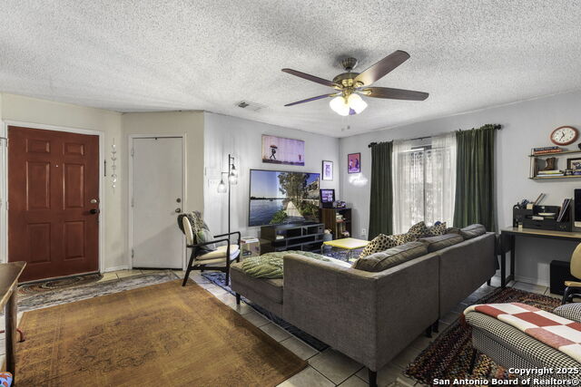 Image 2 of 16 For 7842 Dueling Oak