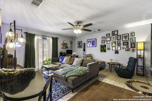 Image 3 of 16 For 7842 Dueling Oak