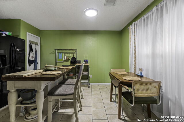 Image 4 of 16 For 7842 Dueling Oak