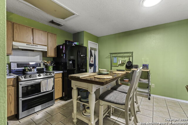 Image 5 of 16 For 7842 Dueling Oak