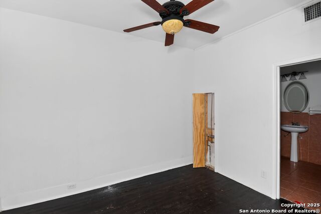 Image 17 of 20 For 325 Jennings