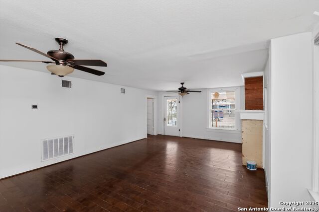 Image 3 of 20 For 325 Jennings