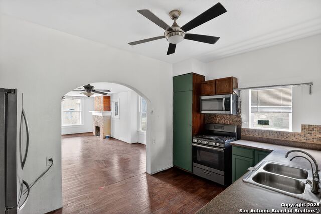 Image 4 of 20 For 325 Jennings