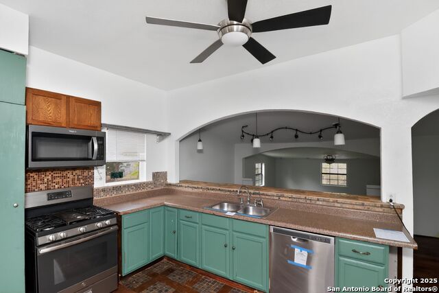 Image 5 of 20 For 325 Jennings