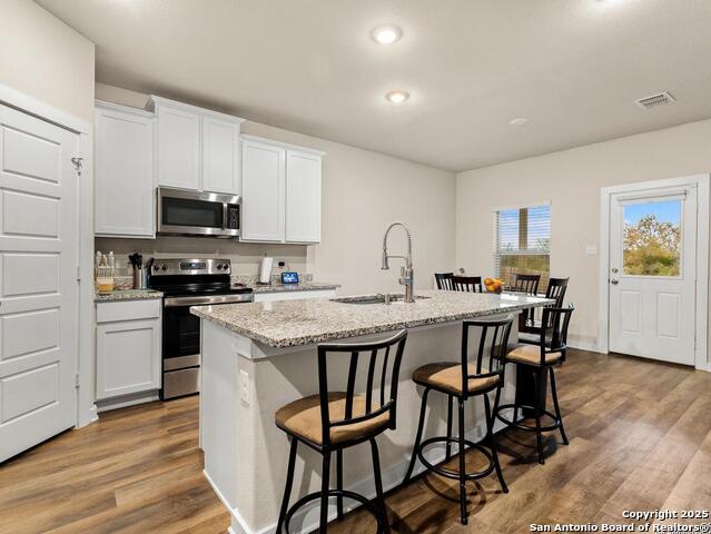 Listing photo id 11 for 6814 Emerald Valley