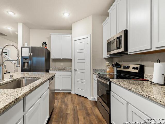 Listing photo id 12 for 6814 Emerald Valley