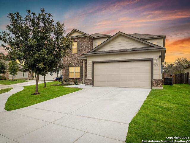 Listing photo id 2 for 6814 Emerald Valley