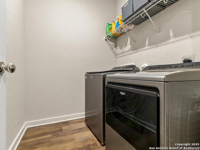 Listing photo id 5 for 6814 Emerald Valley